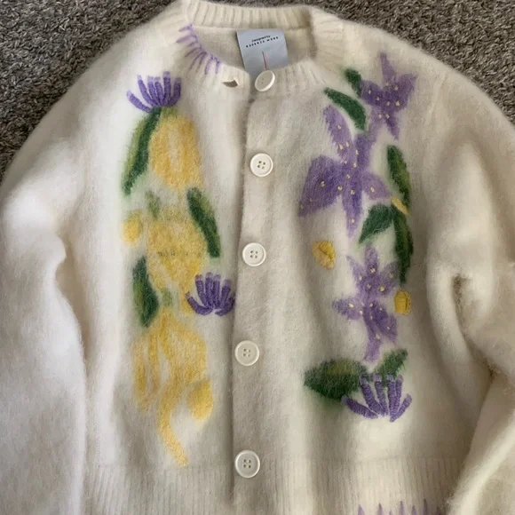 Fabrique Women's Floral Cream Sweater Cardigan - Picture 3 of 9